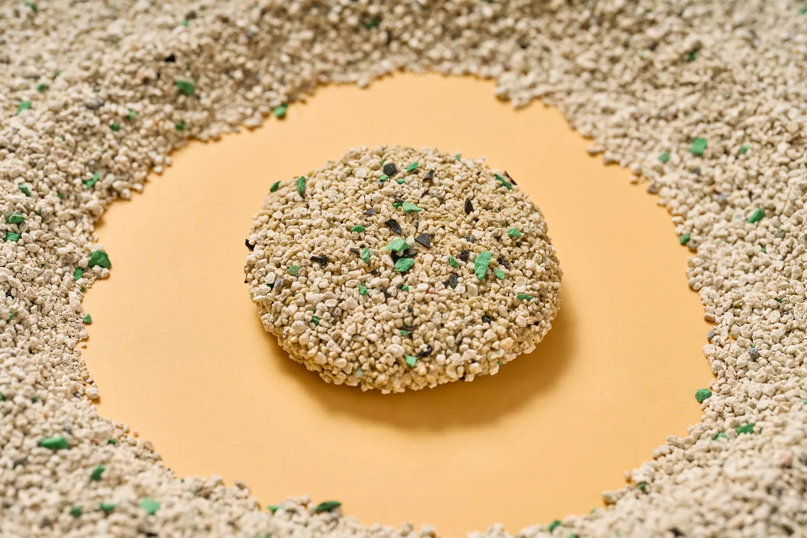 Sodium crush shape cat litter